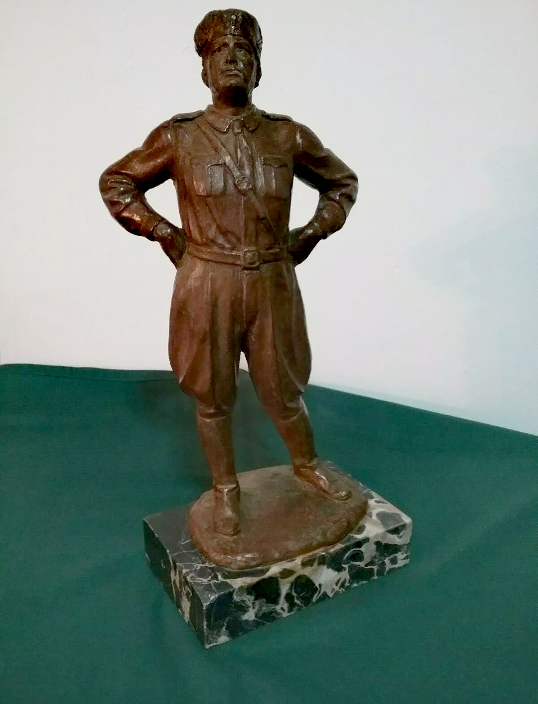 IMPORTANTE SCULTURA VIRILE IN BRONZO DI BENITO MUSSOLINI A FIRMA VINCENZO  CATTÒ – Arte Proibita